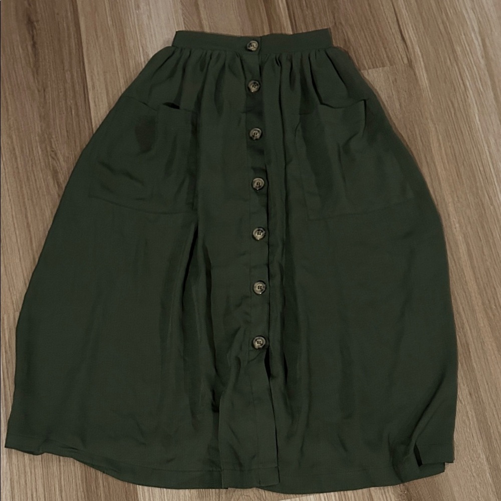 Elegant Green Button-Down Skirt from New Look